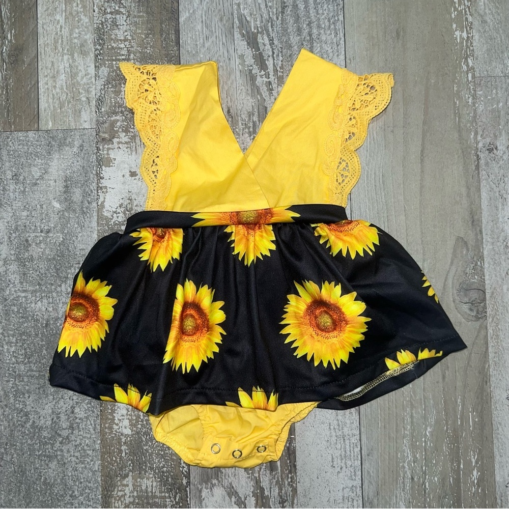 NWOT Baby Girl Sunflower Skirt Romper Size 80cm/12 Months